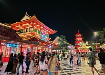 Berwisata ke Park Shanghai Surabaya