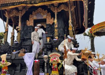 Mlaspas dan Ngenteg Linggih Meru Tumpang Solas di Pura Ulun Danu Batur, Linggastana Ida Bhatari Sakti Dewi Danuh
