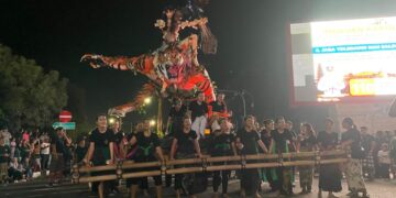 Kisah Perjalanan Mendebarkan Menjemput Kekasih dari Sukawati ke Kota Gianyar untuk Menonton Ogoh-ogoh pada Malam Pengrupukan di Taman Kota Gianyar