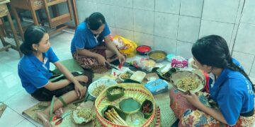 Merawat Tradisi dari Ruang Kelas: Semarak Lomba Ngelawar dan Membuat Gebogan di SMK Kesehatan Bali Medika Denpasar