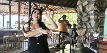 Nge’DJ dengan Dadong Dauh, Siapa Takut?