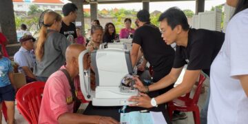‘Vision for All’ Hadirkan Penglihatan Lebih Jelas, 1000 Kacamata Resep bagi Warga Jimbaran