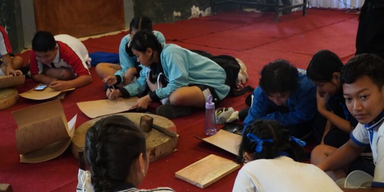 Saat Wayang Tak Lagi Membosankan —Cerita Pelajar pada Workshop Wayang Kulit dan Wayang Kaca di Festival Wayang Bali Utara 2026