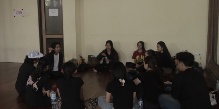 Pengalaman Tubuh yang Terpinggirkan dalam Praktik Tari: Sebuah Catatan Proses