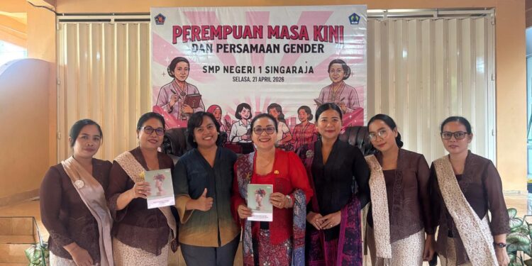 Perempuan dan Buku, Peringatan Hari Kartini di SMP Negeri 1 Singaraja