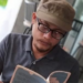 Ayah Menularkan Kebiasaan Membaca