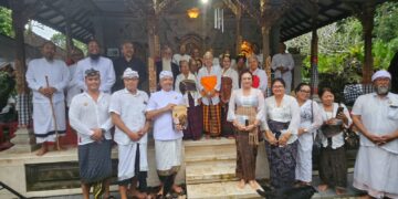 Patinget Lepas Ida Betara Lingga, Dipuncaki Bedah Buku Karya Ida Pedanda Gede Made Gunung: 508 Pupuh Sampaikan Pesan Menjaga Bali