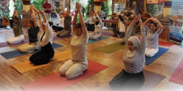 Dari Perayaan Hari Yoga Sedunia di Anand Ashram Ubud: Dari Kedamaian Diri Menuju Harmoni Dunia