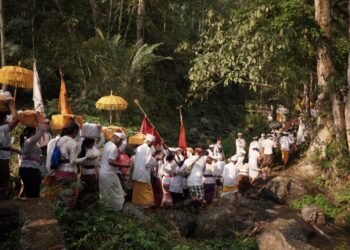 KEDAULATAN HIJAU DI TANGAN RAKYAT: Konservasi Berbasis Komunitas, Jalankah?