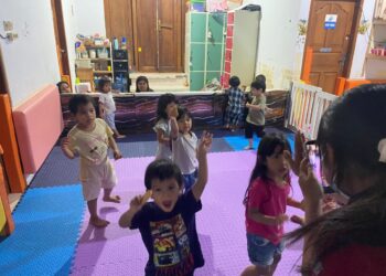 OSIS dan MPK SMK Kesehatan Bali Medika Denpasar Gelar Bakti Sosial di Yayasan Bali Baby Home dan Yayasan Sayangi Bali