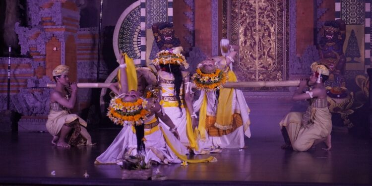 ‘Madedari’ Karya Putu Ayu Kartika Dewi: Menafsir Jejak ‘Dedari’ dalam Tari Kreasi yang Kontemplatif