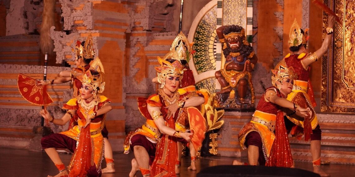 ‘Nalaskara’, Menafsir Nyala Siat Geni dalam Gerak yang Dinamis dan Penuh Semangat