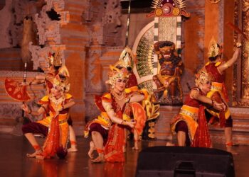 ‘Nalaskara’, Menafsir Nyala Siat Geni dalam Gerak yang Dinamis dan Penuh Semangat