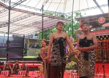 Ketika Sastra Menyatukan Dua Saudara dalam “Putra Cahyaning Kulawandu Wandawa”  —Taman Penasar Duta Kabupaten Klungkung di Pesta Kesenian Bali 2026