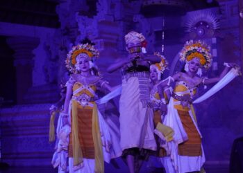 Refleksi Harmoni dalam Panggung Seni —Ketika Mahasiswa Sendratasik UPMI Bali Merawat Tradisi Melalui Karya Inovatif