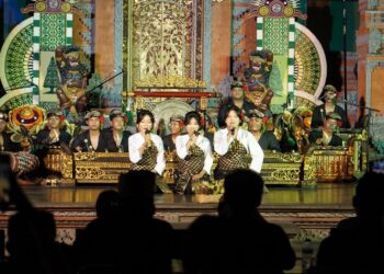 ‘Ruwating Bumi’ —Tradisi Perang Gandu yang Menjelma Komposisi Semar Pegulingan