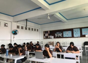Perkuat Kompetensi Berbahasa Indonesia, 449 Siswa SMKS Kesehatan Bali Medika Denpasar Ikuti UKBI Adaptif