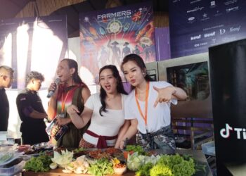 Ketika Veni Calista dan Jesselyn Lauwreen Mengulek Sambal di Ubud Food Festival 2026