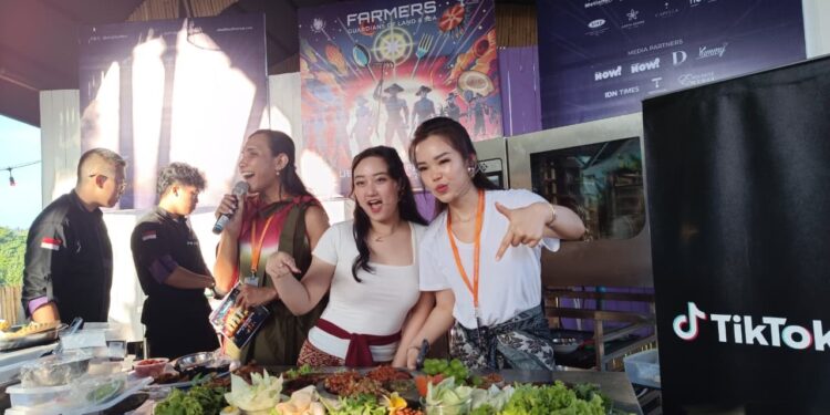 Ketika Veni Calista dan Jesselyn Lauwreen Mengulek Sambal di Ubud Food Festival 2026