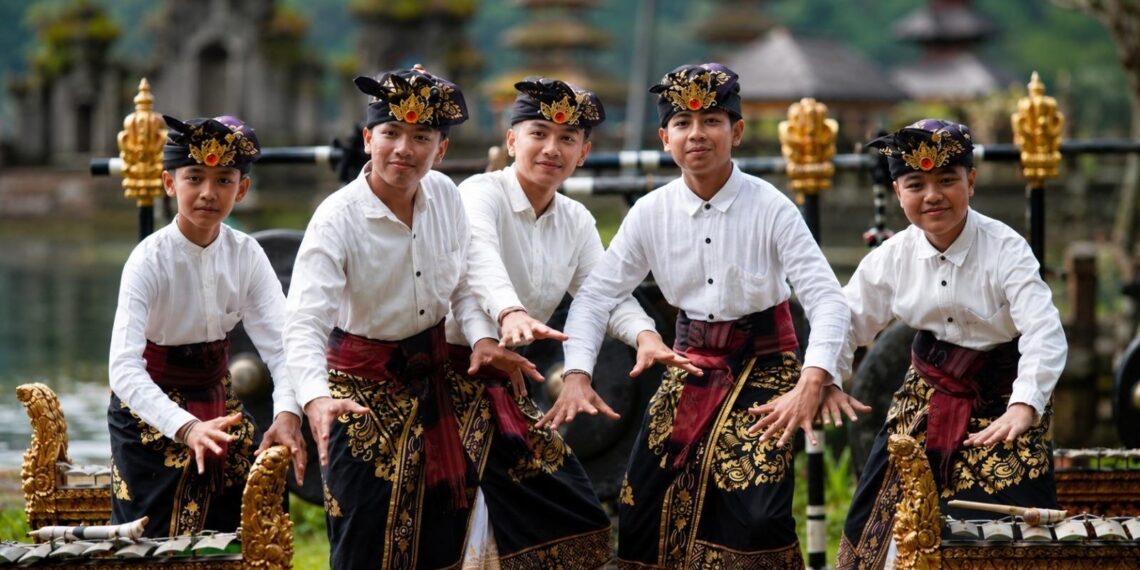 Menjemput Cahaya Ilmu —Prestasi Guru dan Murid SMPN 2 Banjar dalam Ajang Nyalanesia, FLS3N, dan Berbagi Praktik Baik