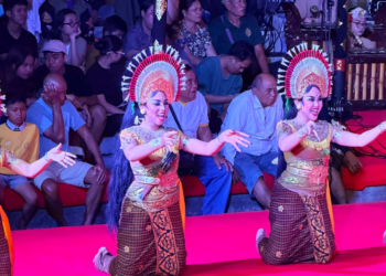 Tembang Propaganda dan Atraksi Silat yang Memberi Warna pada Liuk Janger Kerobokan di Pesta Kesenian Bali 2026 —Sebuah Catatan