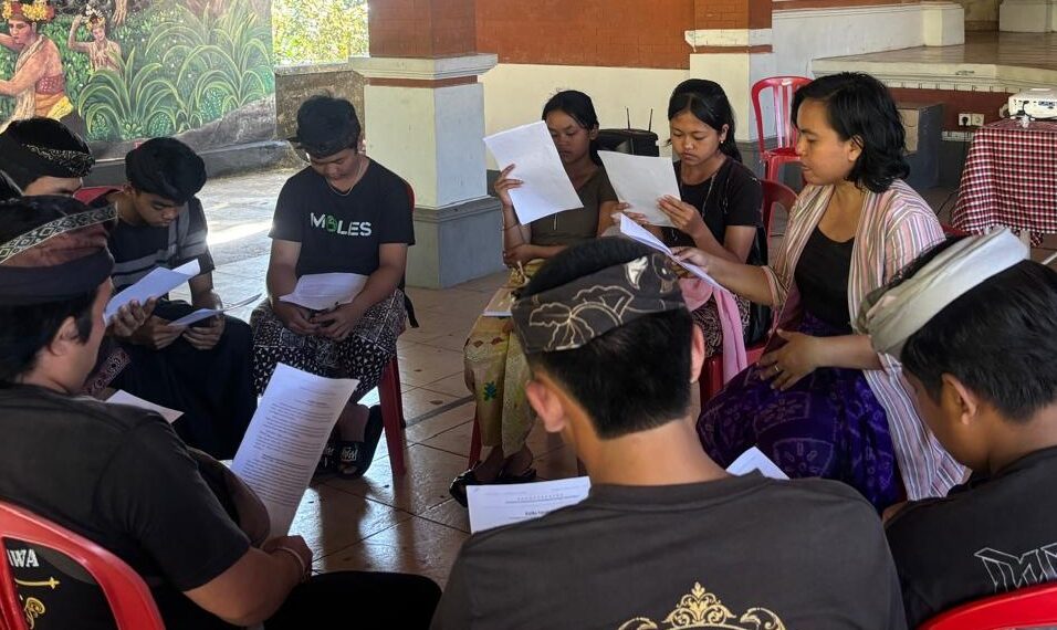 Storynomics Tourism Berbasis Kearifan Lokal —Catatan dari PkM Undiksha di Komunitas Wanayana Kayoman dan Sekolah Adat Manik Empul, Desa Pedawa