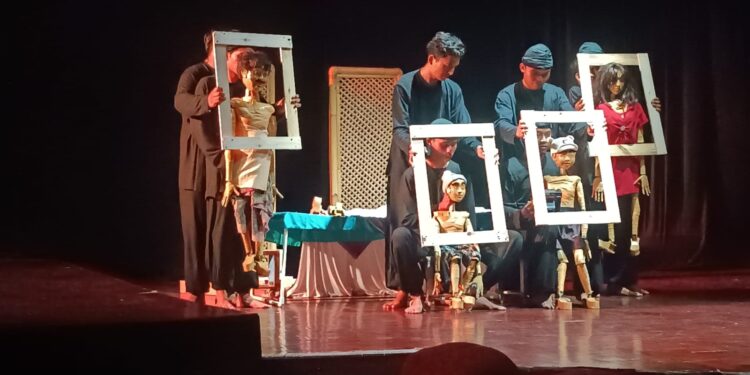 Wayang Ental dan Ruang yang Tersisa Sebelum “Nanti Dulu”