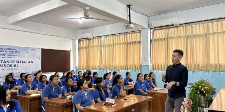 Aaron’s English Bangun Kepercayaan Diri Murid Kesbam Berkomunikasi dalam Bahasa Inggris