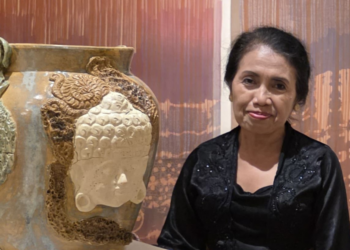 Semesta di Dalam Tanah Liat: Membaca Karya-Karya Keramik Dr. Dra. Ni Made Rai Sunarini, M.Si.