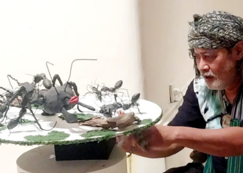 Ketika Semut Membangun Seorang Ratu—Membaca “Memayu Hayuning Bawana: Build the Queen” karya Dyan Brew