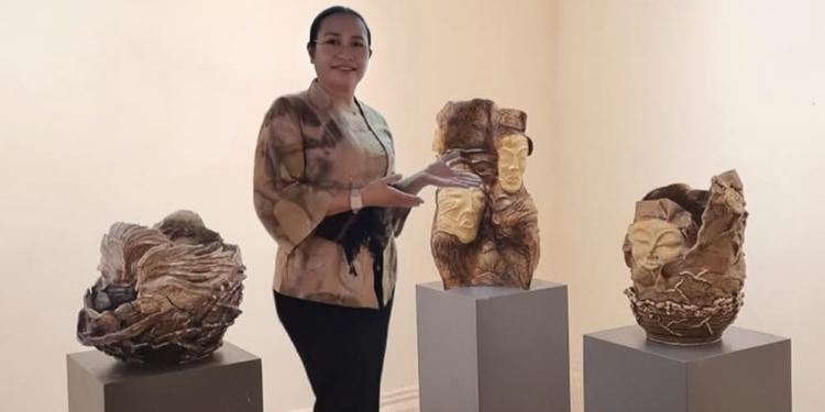 Genesis: Rahim Bumi, Rahim Kehidupan —[Membaca Karya Keramik Ida Ayu Gede Artayani]