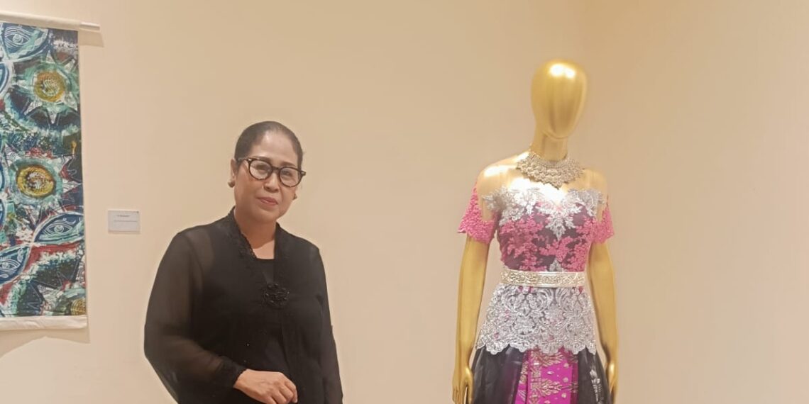 Ketika Kebaya Menjadi Cara Membaca Bali —[Membaca “Sundari Rajata” Karya Ida Ayu Kade Sri Sukmadewi]