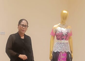Ketika Kebaya Menjadi Cara Membaca Bali —[Membaca “Sundari Rajata” Karya Ida Ayu Kade Sri Sukmadewi]
