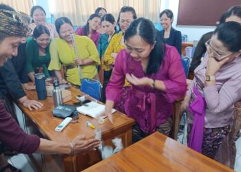 Belajar, Mencoba, Lalu Menemukan—Dari Workshop Pembelajaran Mendalam Berbasis STEM di SMKS Kesehatan Bali Medika Denpasar