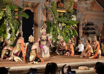 Keserakahan yang Menghancurkan Persaudaraan: Drama-Tari “Pemurtian Sunda Upasunda” Hidupkan Kembali Pesan Adiparwa di Piodalan Pura Dalem Desa Adat Ubud