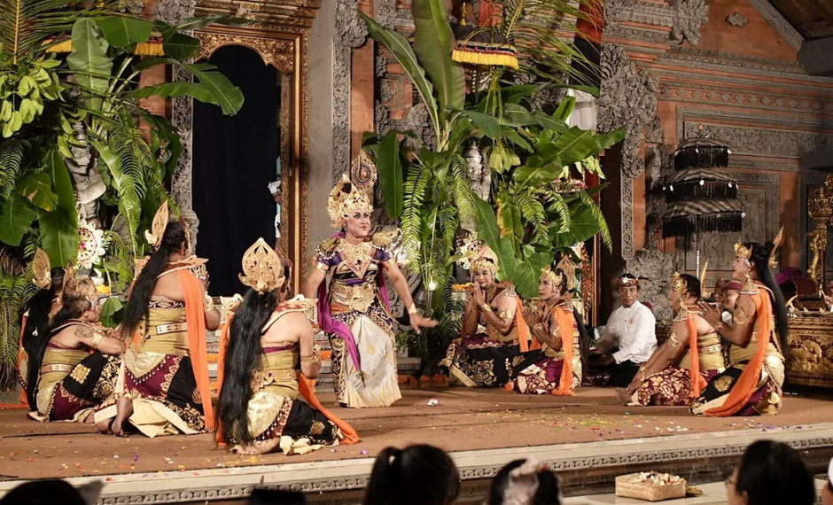 Keserakahan yang Menghancurkan Persaudaraan: Drama-Tari “Pemurtian Sunda Upasunda” Hidupkan Kembali Pesan Adiparwa di Piodalan Pura Dalem Desa Adat Ubud