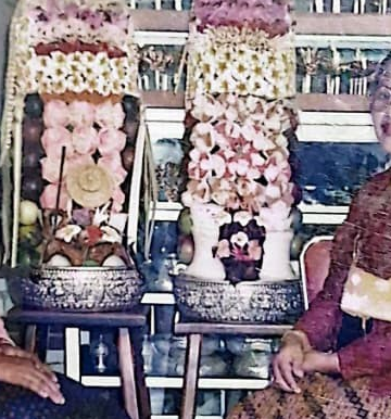 Kebaya Hari Ini, Masihkah Menutup Sesuai Adabnya?
