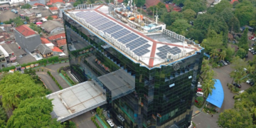Instalasi Panel Surya dan Sertifikasi Green Building: Panduan untuk Pemilik Gedung