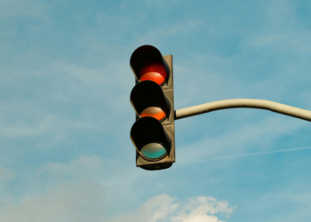 Lampu Merah dan Mental Menerabas
