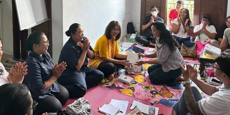 Penguatan Kesadaran Kesehatan Mental Berbasis Digital bagi Pendukung Sebaya Orang Dengan HIV (ODHIV) di Kota Denpasar