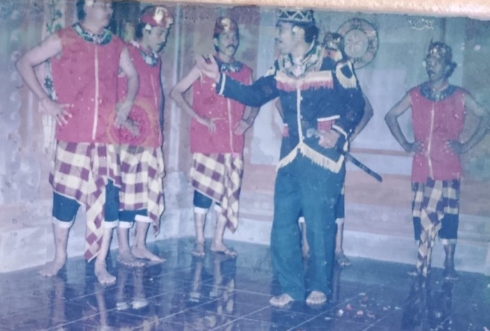 Janger Dalam Ingatan Penarinya —Cerita Kecil Tentang Janger di Jembrana