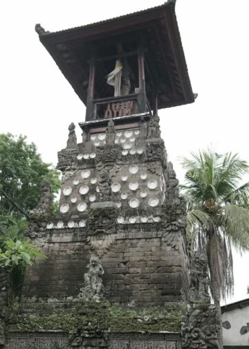 Kondisi Situs Cagar Budaya Bale Kulkul Puri Pemecutan, Tak Terawat, Ditumbuhi Rumput dan Semak Belukar