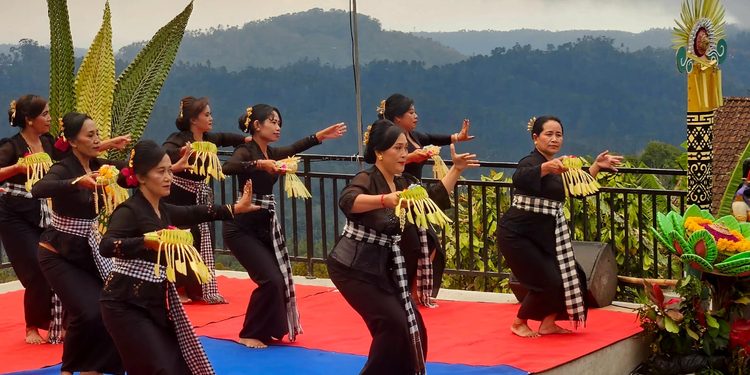 Desa Adat Tista Menatap Masa Depan dari Anjungan Desa dan Kekayaan Alam