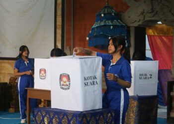 Pesta Demokrasi di SMKS Kesehatan Bali Medika: Dihari Purnama dan Hanin Azzahra Siap Pimpin OSIS Kesbam