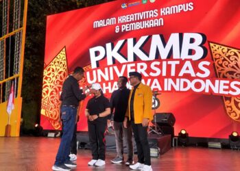 490 Mahasiswa Baru UPMI Bali Memulai Kehidupan Kampus lewat Malam Kreativitas