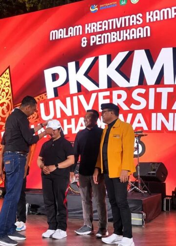 490 Mahasiswa Baru UPMI Bali Memulai Kehidupan Kampus lewat Malam Kreativitas