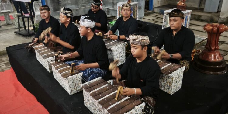 Sampah Plastik yang Turut Membangun Merdu dan Syahdu Suara Gamelan Selonding