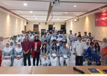 Puisi, Luka, dan Ruang Untuk Pulang —Catatan Reflektif dari Kelas Sastra Masuk Sekolah