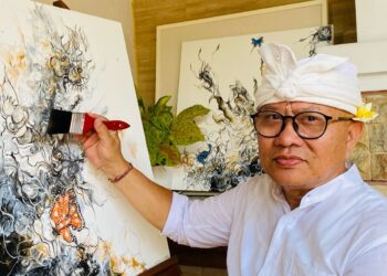 “The Wings of the Sanghyang Dance” Kalahkan Ribuan Lukisan dari 85 Negara