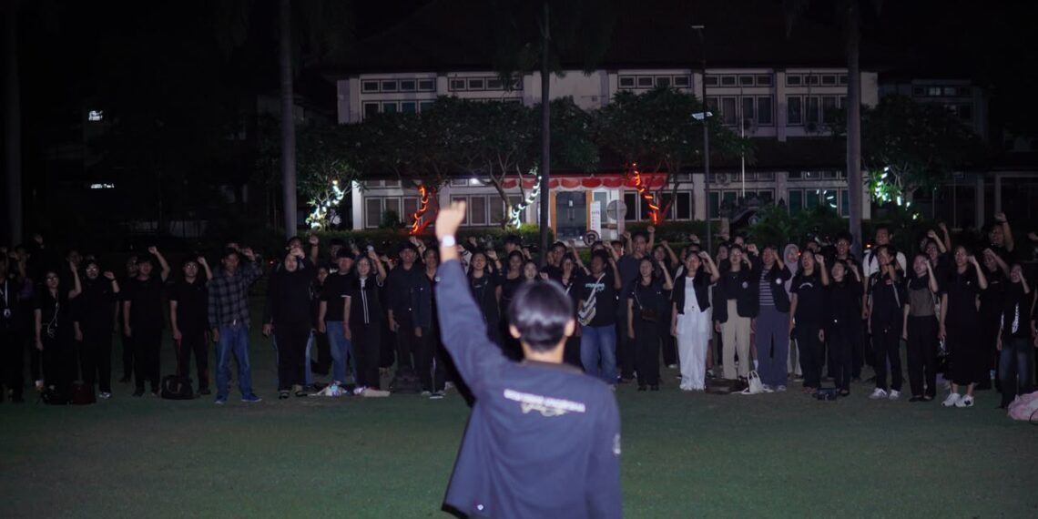 Di Lapangan Undiksha, Puluhan Mahasiswa Membicarakan HAM dan Kebebasan Berpendapat—Konsolidasi September Hitam oleh BEM REMA Undiksha